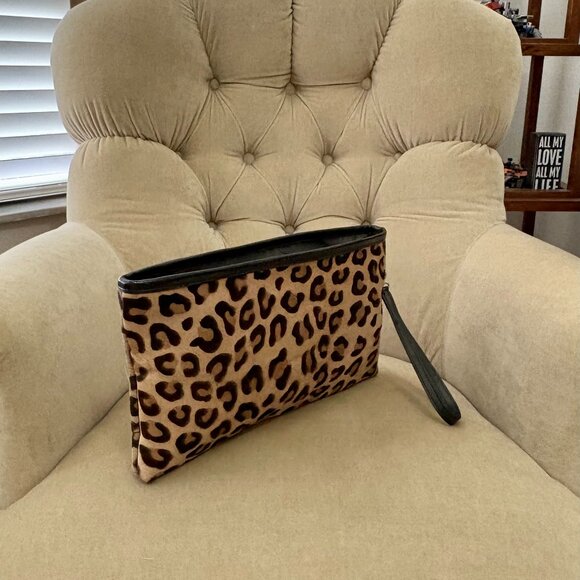 Auth. TRINA TURK Iconic Leopard Print Hair Calf Wristlet Clutch Bag - Picture 2 of 6